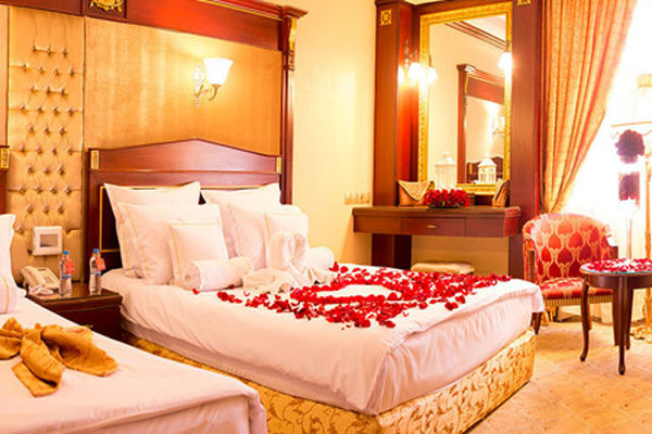 اتاق لاکچری هتل قصر طلایی مشهد