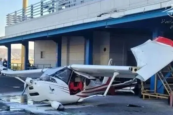 خروج هواپیمای آموزشی از باند فرودگاه تبریز | خلبان سالم نجات یافت+عکس