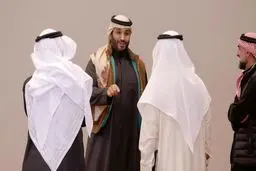 حضور بن سلمان در جلسه دولت با شال قطری