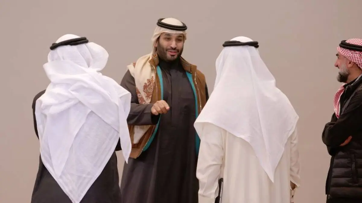 حضور بن سلمان در جلسه دولت با شال قطری