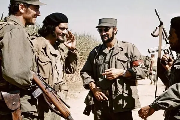 پخش فیلم سینمایی «چه» از شبکه نمایش