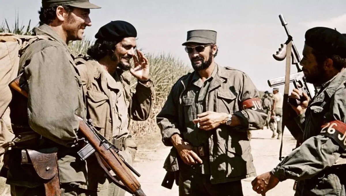 پخش فیلم سینمایی «چه» از شبکه نمایش