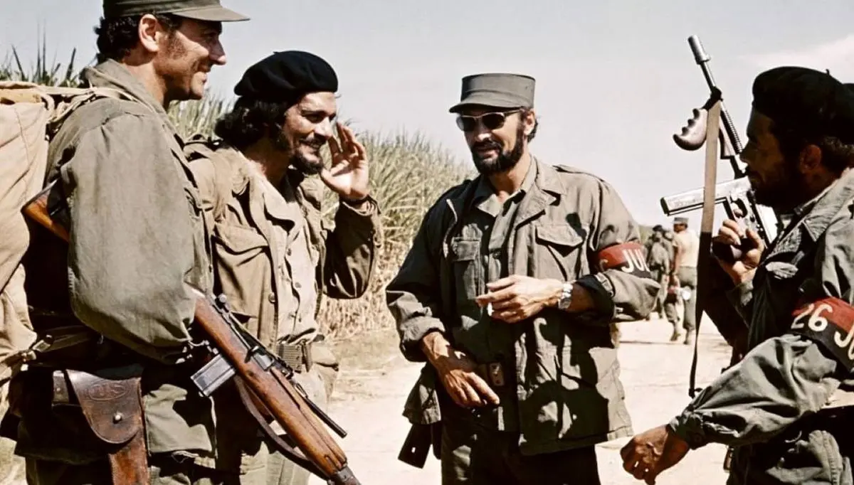 پخش فیلم سینمایی «چه» از شبکه نمایش