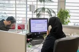 صبحانه خوردن پشت میز در ادارات ممنوع شد | بدرفتاری کارمندان را با شماره ۱۲۸ گزارش دهید