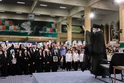 دیدار جمعی از خانواده‌های شهدا با رهبر انقلاب 