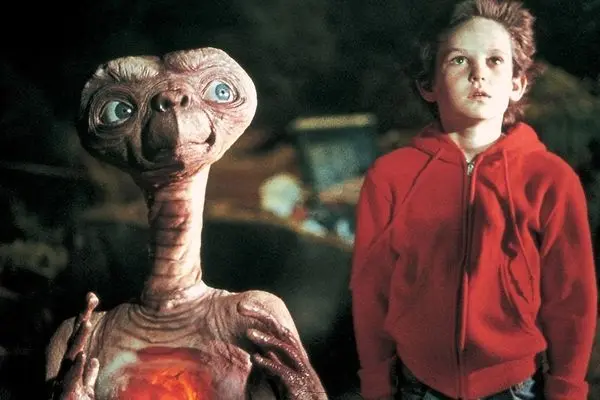 شاهکار جاودانه اسپیلبرگ با عنوان «ای.تی. موجود ماوراء زمین» دوشنبه از شبکه نمایش پخش میشود