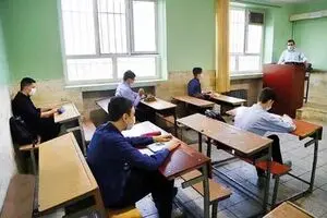 ۸ سال سیاه و سفید آموزش و پرورش