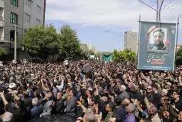 پیکر شهید مالک رحمتی در گلزار شهدای مراغه به خاک سپرده شد