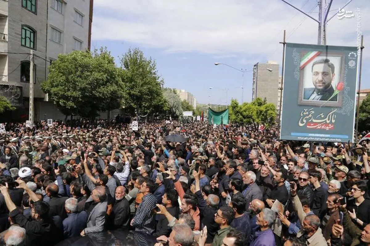 پیکر شهید مالک رحمتی در گلزار شهدای مراغه به خاک سپرده شد