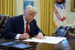 ترامپ: مبارزه با بازداشت غیرقانونی با دستور تحریم بیشتر ایران و چین!