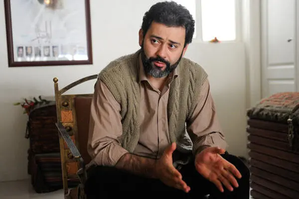 اهدای نشان فاطمی به کارگردان "معمای شاه"