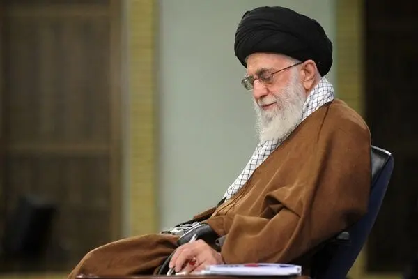 رهبرانقلاب: تقارن تشییع شهدا با روز شهادت حضرت صدیقه‌ (س) مژده‌بخش خیرکثیر برای کشور امام زمان (عج)