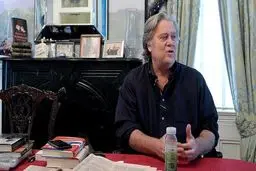 استیو بنن معتقد بود ترامپ مبتلا به زوال عقل شده است
