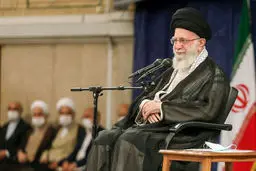 دیدار کارکنان و خانواده‌های ناوگروه ۸۶ ارتش با رهبر انقلاب