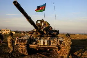 بازی باکو با خطوط قرمز
