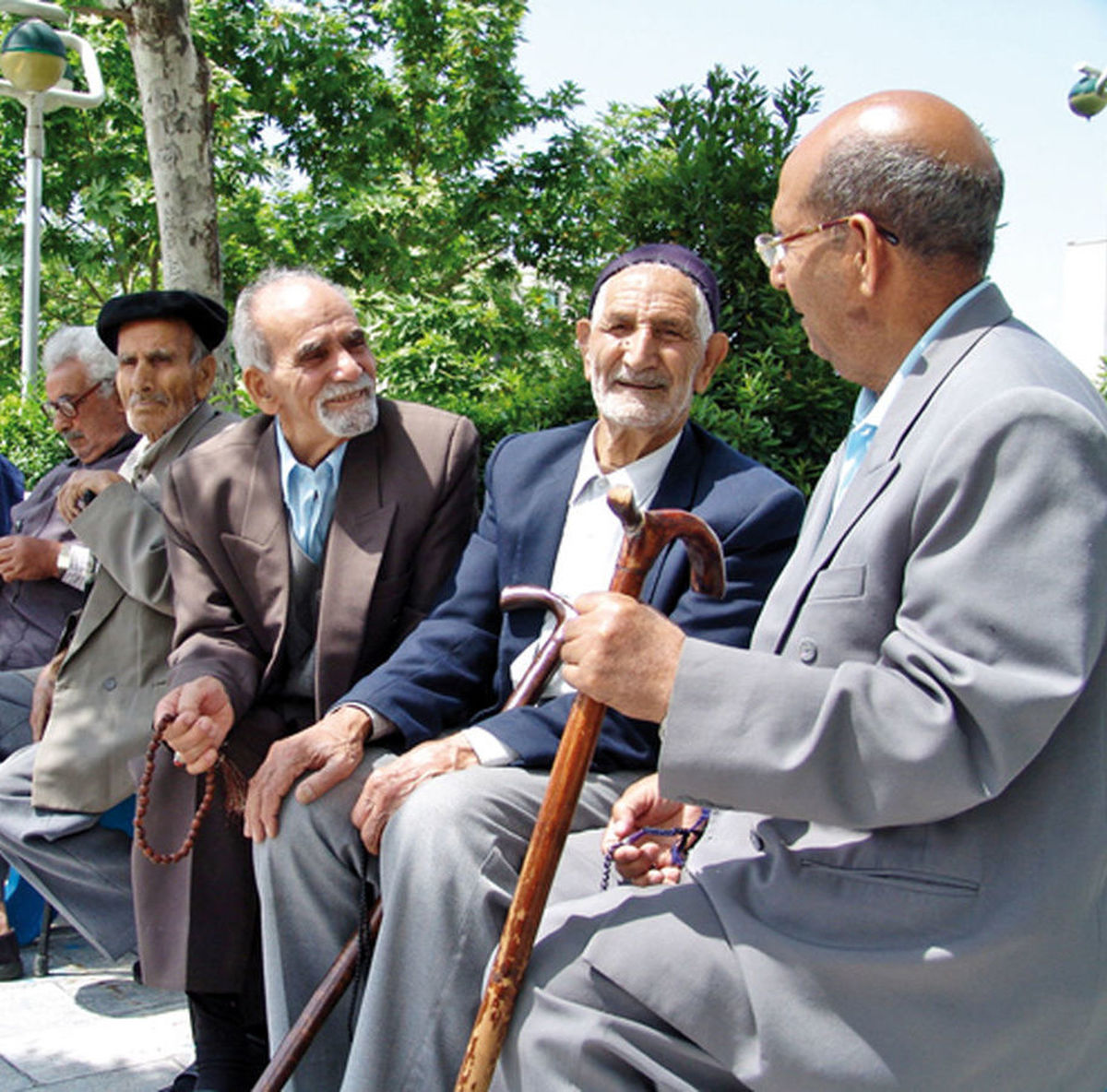 بازنشستگان فعلا سراغ درمان خود نروند