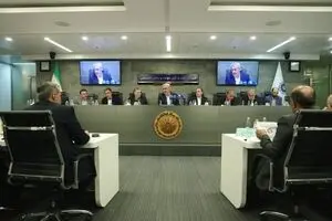 وزیر اقتصاد نمی‌تواند نسبت به سیاست‌های ارزی پاسخگو باشد