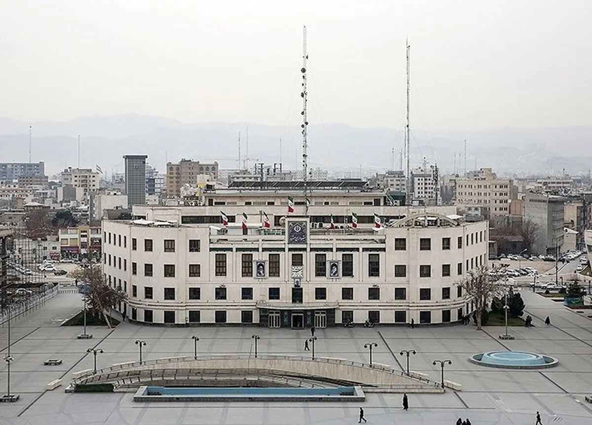 در مشهد سوت می‌زنند؟