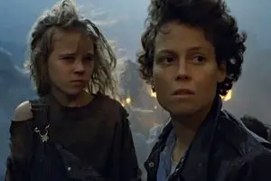 پخش فیلم سینمایی بیگانه ۲ از شبکه نمایش