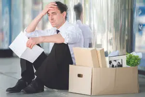 شرایط دریافت بیمه بیکاری چیست؟ وبلاگ بیمه بازار توضیح می‌دهد!